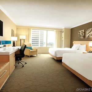 Premier Queen Room